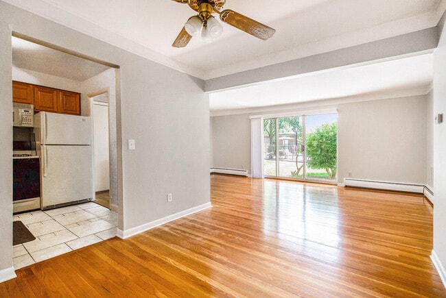 Building Photo - 1249 Island Dr