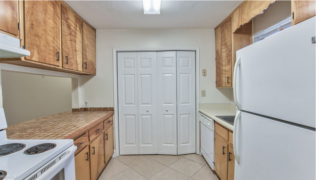 Building Photo - 2 br, 1.5 bath Duplex - 4777 Leah Lane 4777