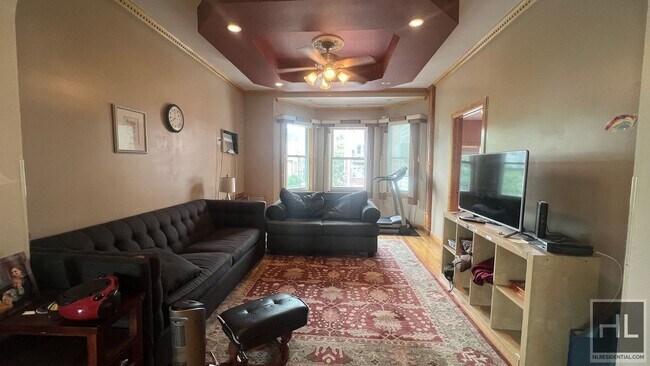 Foto del edificio - 619 E 7th St