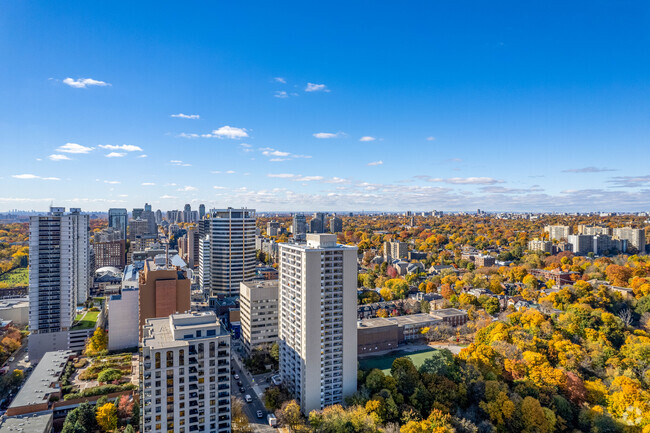 Aerial Photo - 80 St Clair Av E