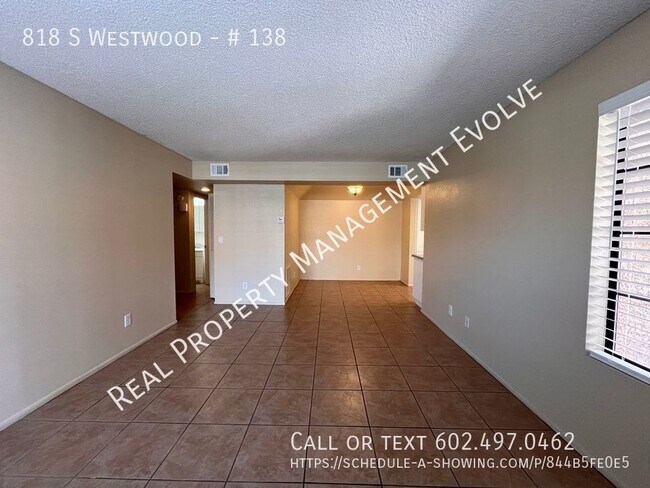 Foto del edificio - REDUCED RATE!!