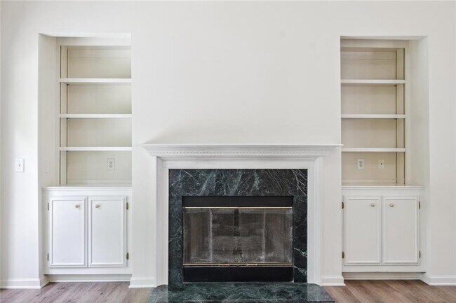 Building Photo - 1118 Sadlers Close