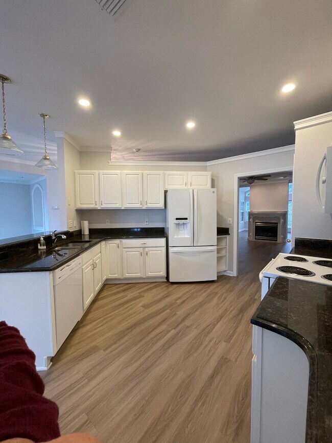 Building Photo - 1310 Hidden Timbers Pl