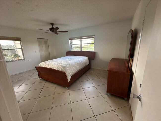 Foto del edificio - 850 SW 133rd Terrace