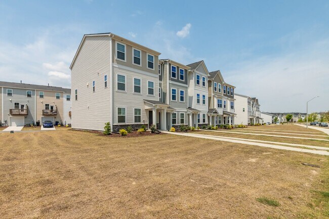 Building Photo - 2500 Chert Ln