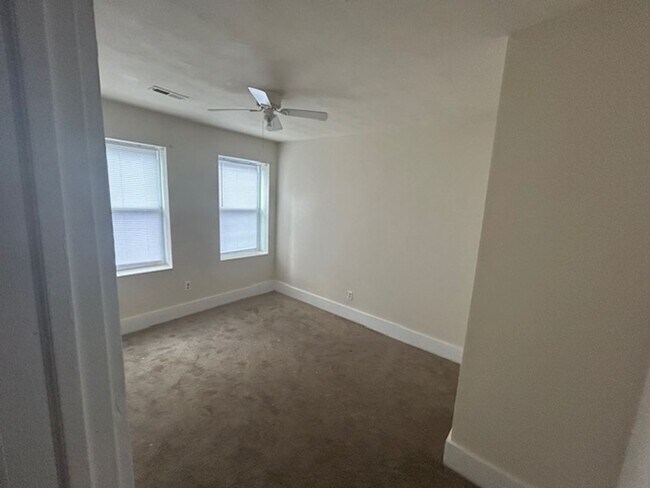 Foto del edificio - 420 W 31st St