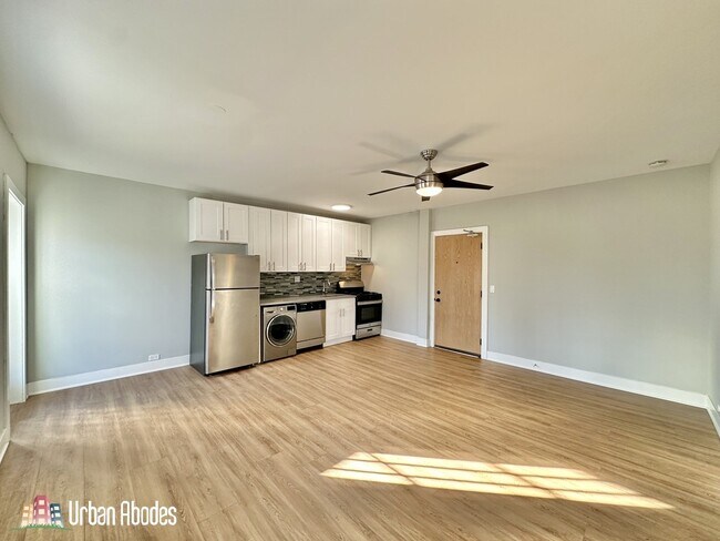 Building Photo - 730 Judson Ave