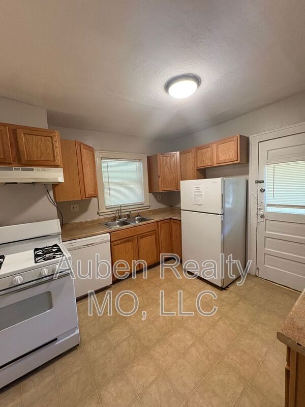 Foto del edificio - 5424 Charlotte St