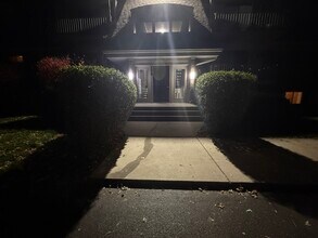 Building Photo - 154 E Bailey Rd