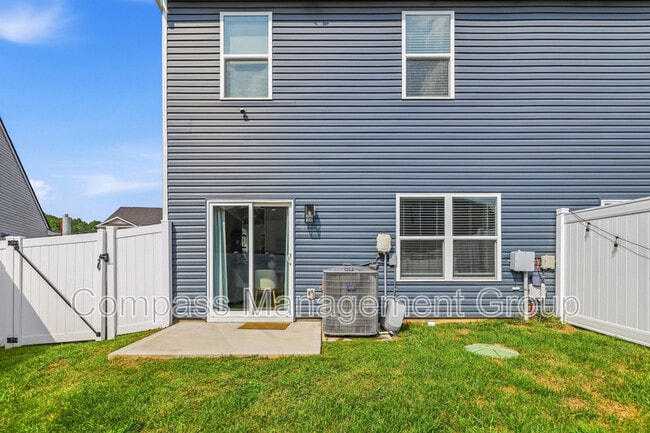 Building Photo - 3014 Bogart Ln