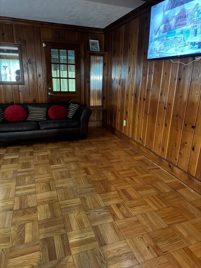 Foto del edificio - 1503 Westbury Dr - Furnished House