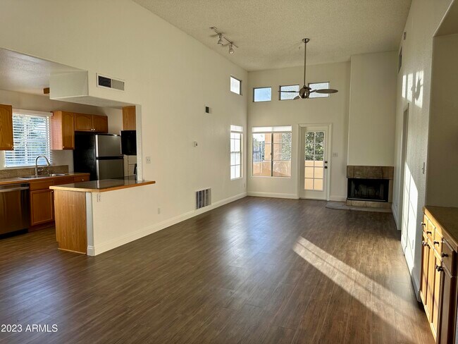 Foto del edificio - 11333 N 92nd St
