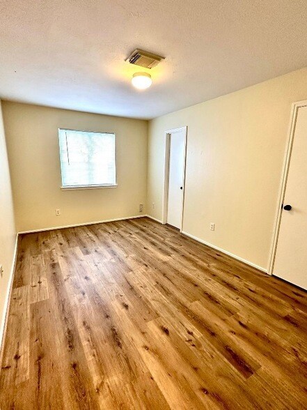 Foto del edificio - 1838 Strongs Ct