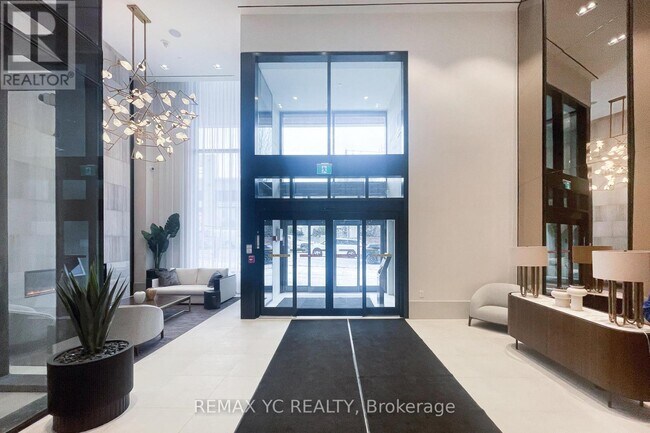 Photo du bâtiment - 2020 Bathurst St