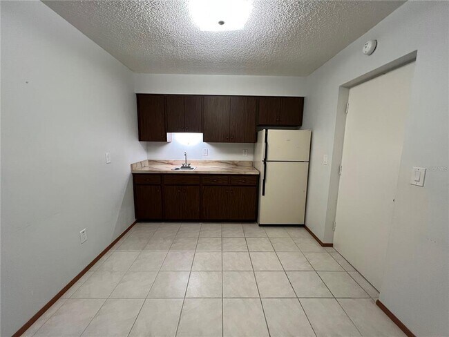 Foto del edificio - 3710 Wilkinson Rd