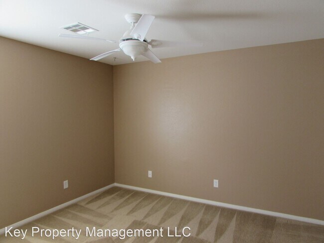 Building Photo - 4 br, 2.5 bath House - 10865 Wallflower Ave
