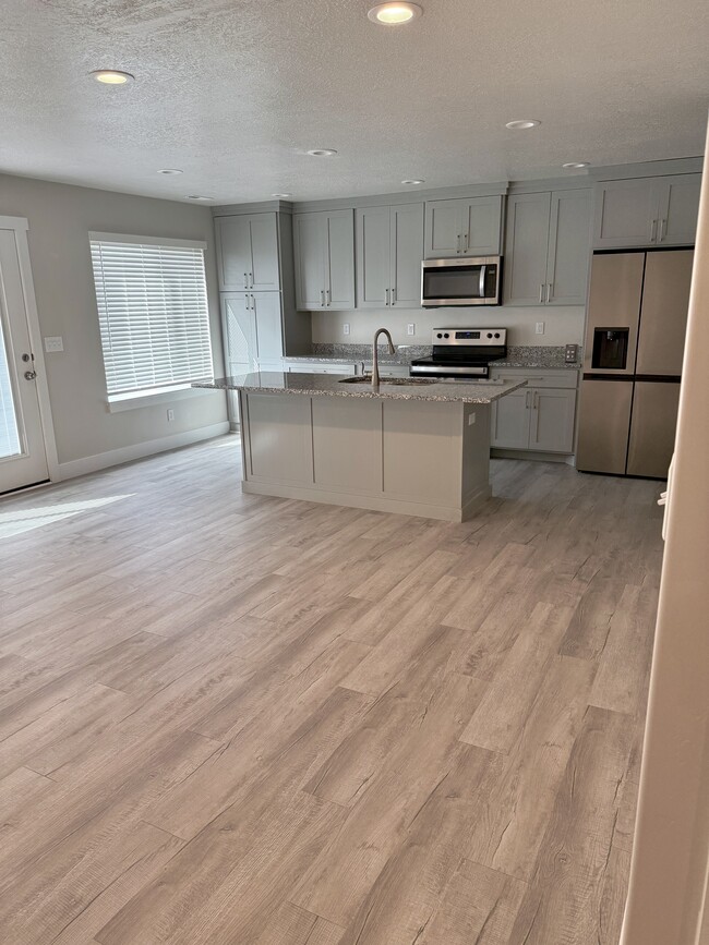 Building Photo - 4067 S 2800 W