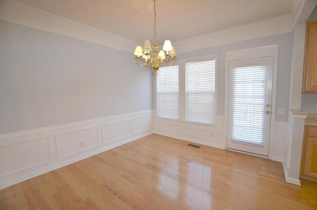 Building Photo - 15235 Kessler Dr