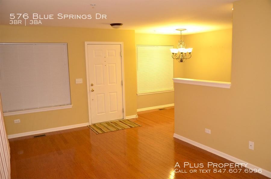 Foto principal - 576 Blue Springs Dr