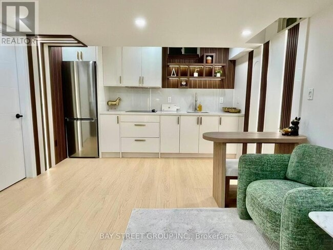 Building Photo - 160 William Booth Ave