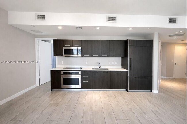 Foto del edificio - 45 SW 9th St