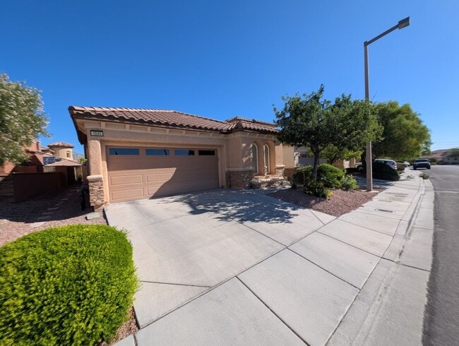 Building Photo - 1045 Ambrosia Dr