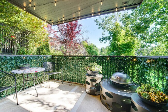 Foto del edificio - 1425 S Puget Dr