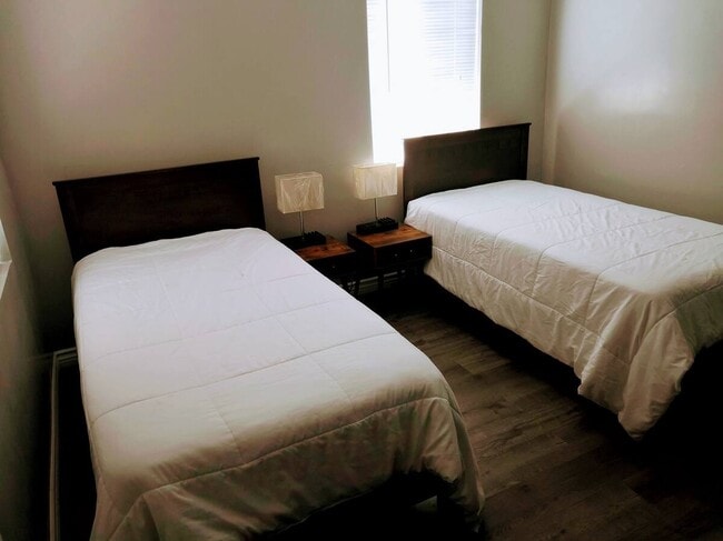 Foto del edificio - 1530 W 28th St