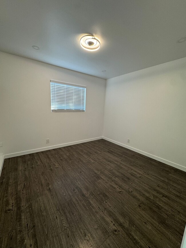 Building Photo - 317 Tennyson Rd