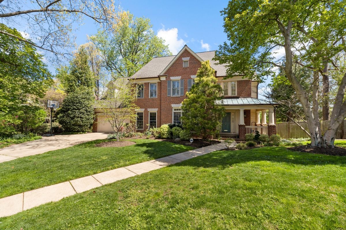 Primary Photo - 2728 McKinley St NW