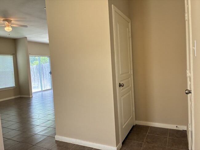 Foto del edificio - 8327 Cassidy Creek Ct