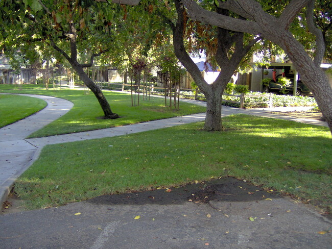 Foto del edificio - Cute 2 Bedroom 1 Bathroom Townhome!!!