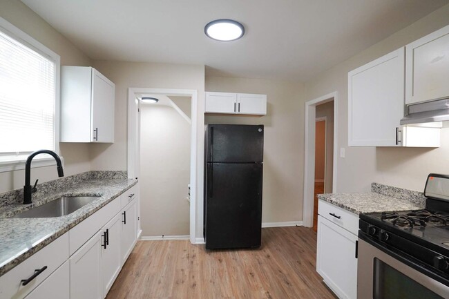 Building Photo - Fully Renovated 3-Bedroom Home – Move-In Ready for You!