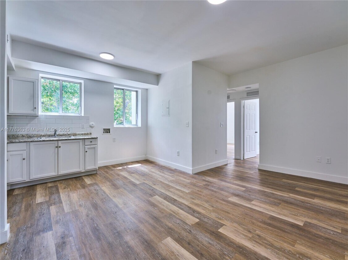 Foto principal - 6211 NW 7th Ave