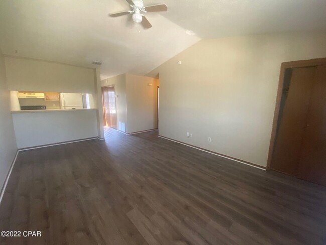 Building Photo - 3902 Wave Ave