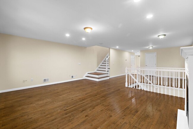 Foto del edificio - 12 Liberty Ct.