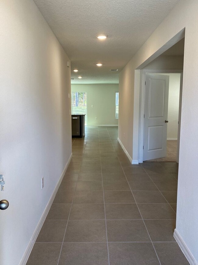 Foto del edificio - Desirable Lake Diamond Subdivision 3/2/2 **Won't Last**