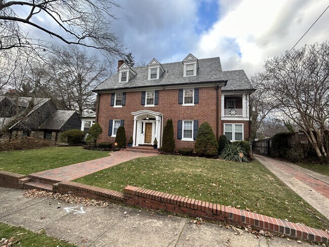 Building Photo - 1619 Jonquil St NW