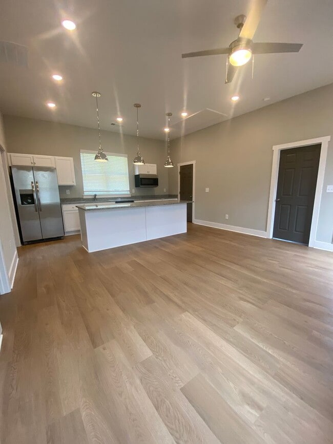 Photo - 255 Bailey St Apartment