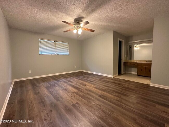 Foto del edificio - 4336 Whispering Inlet Dr