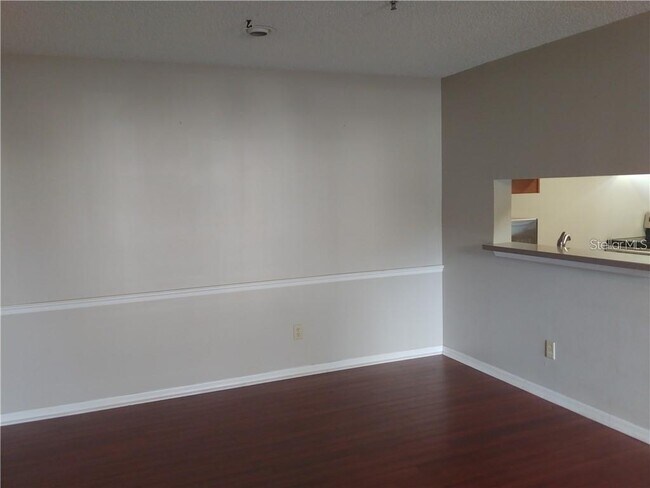 Foto del edificio - 4033 Crockers Lake Blvd