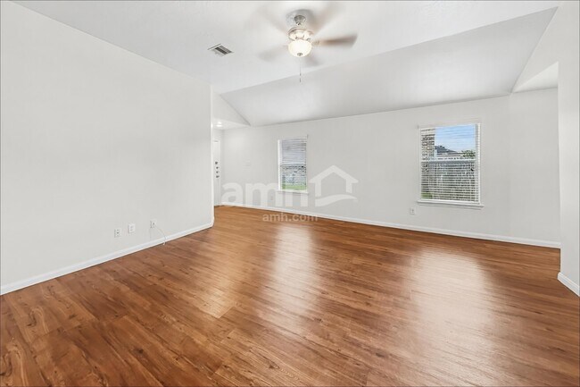 Foto del edificio - 3934 Hawthorn Glen Ct