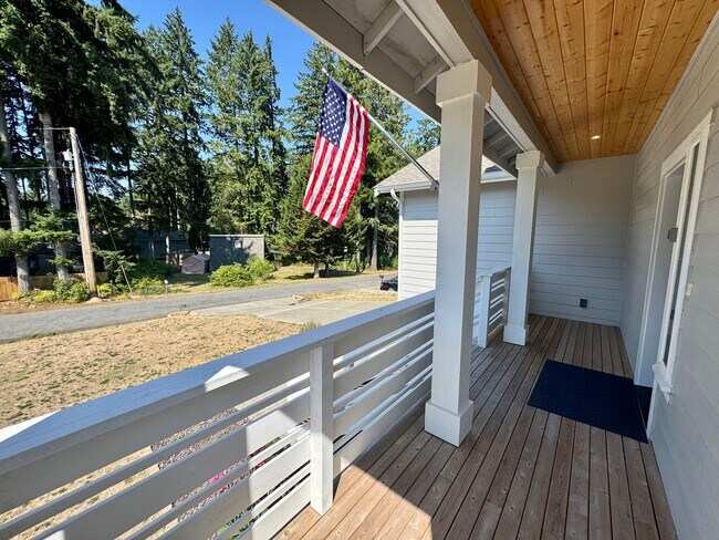 Building Photo - Private Palmer Lake Home w/ 3 Bedrooms, Of...