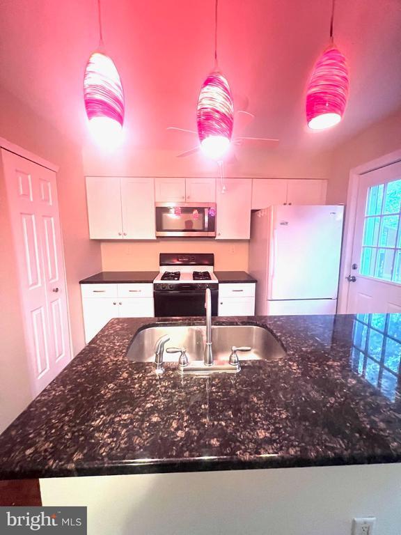 Foto del edificio - 62 Liberty Dr