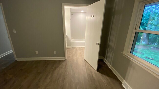 Foto del edificio - 8733 Starlight Ln