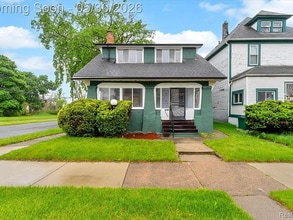 Building Photo - 5203 Maplewood St