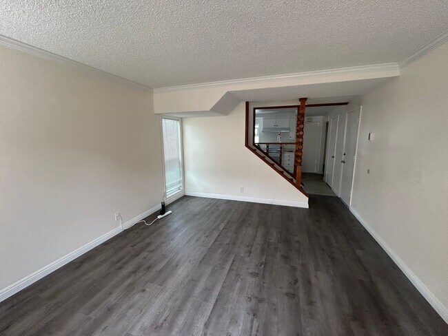 Foto del edificio - Lovely Cypress townhouse available, garage, patio, laundry and pool access