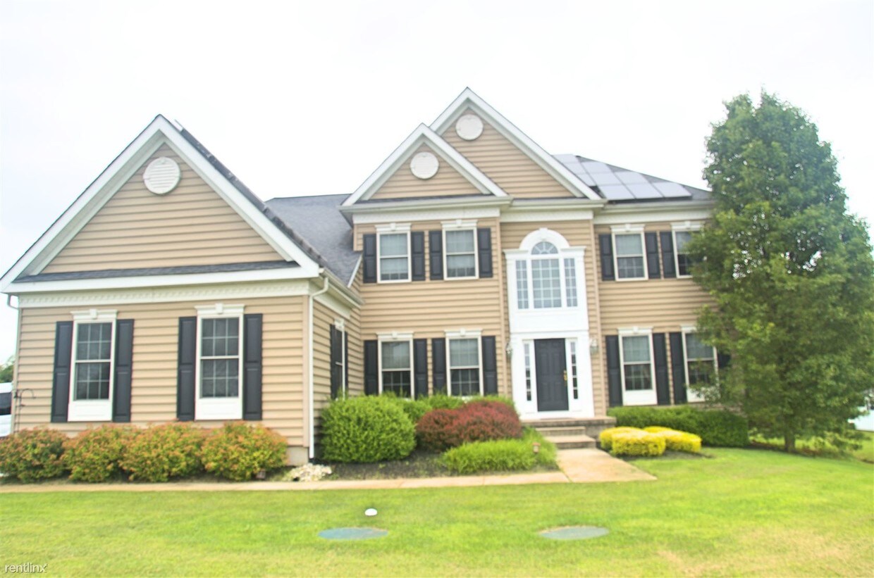 Foto principal - 103 Willowbrook Ct