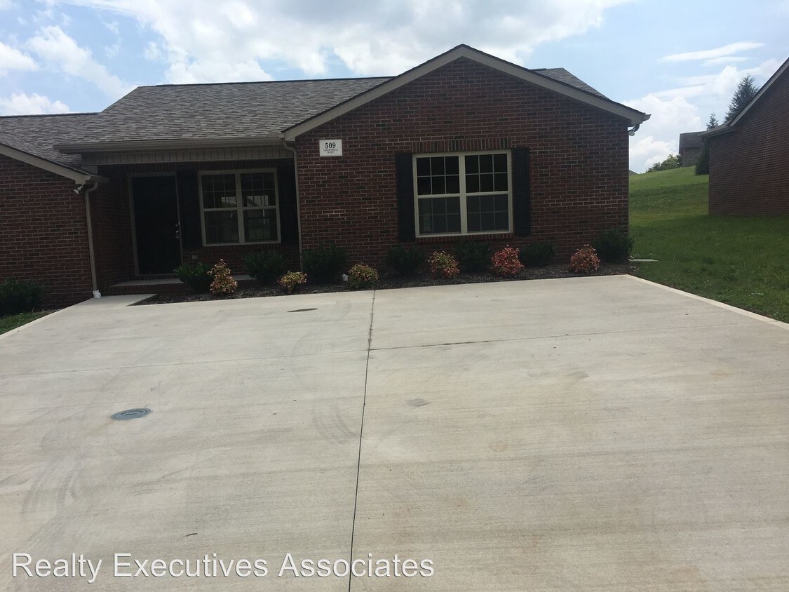 Foto principal - 430 Tittsworth Springs Rd