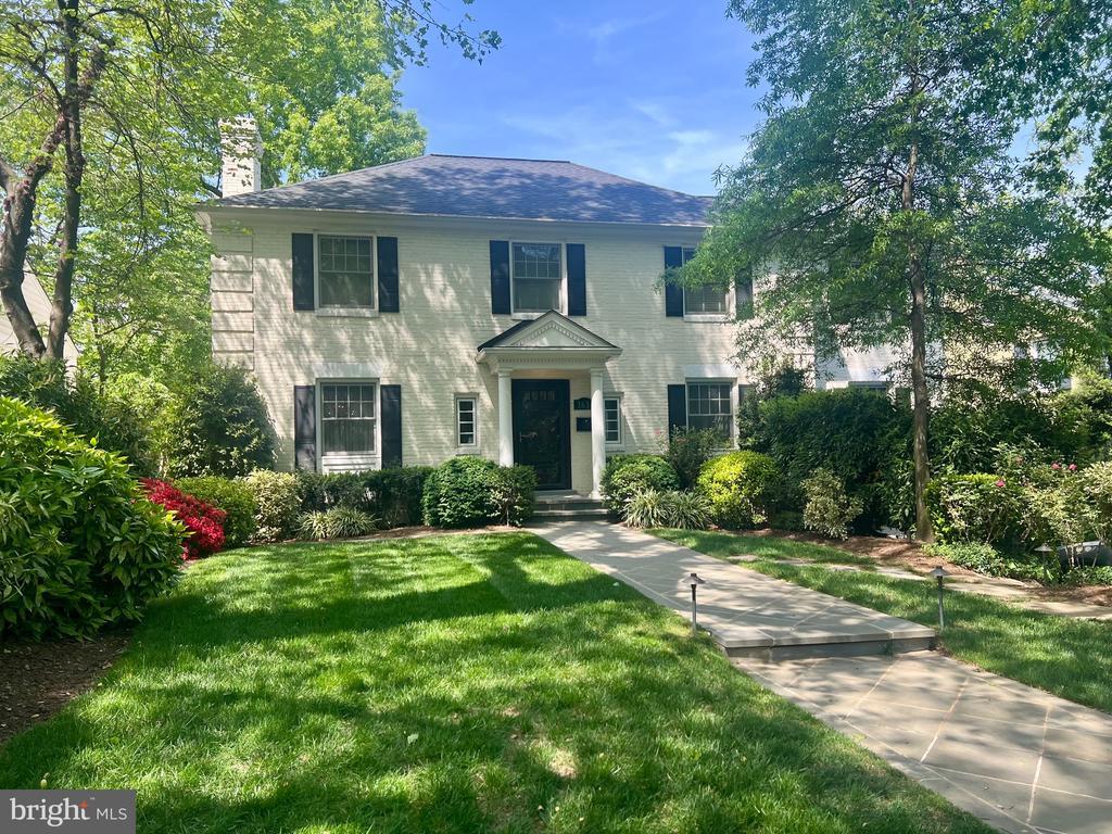 Foto principal - 3631 Tilden St NW